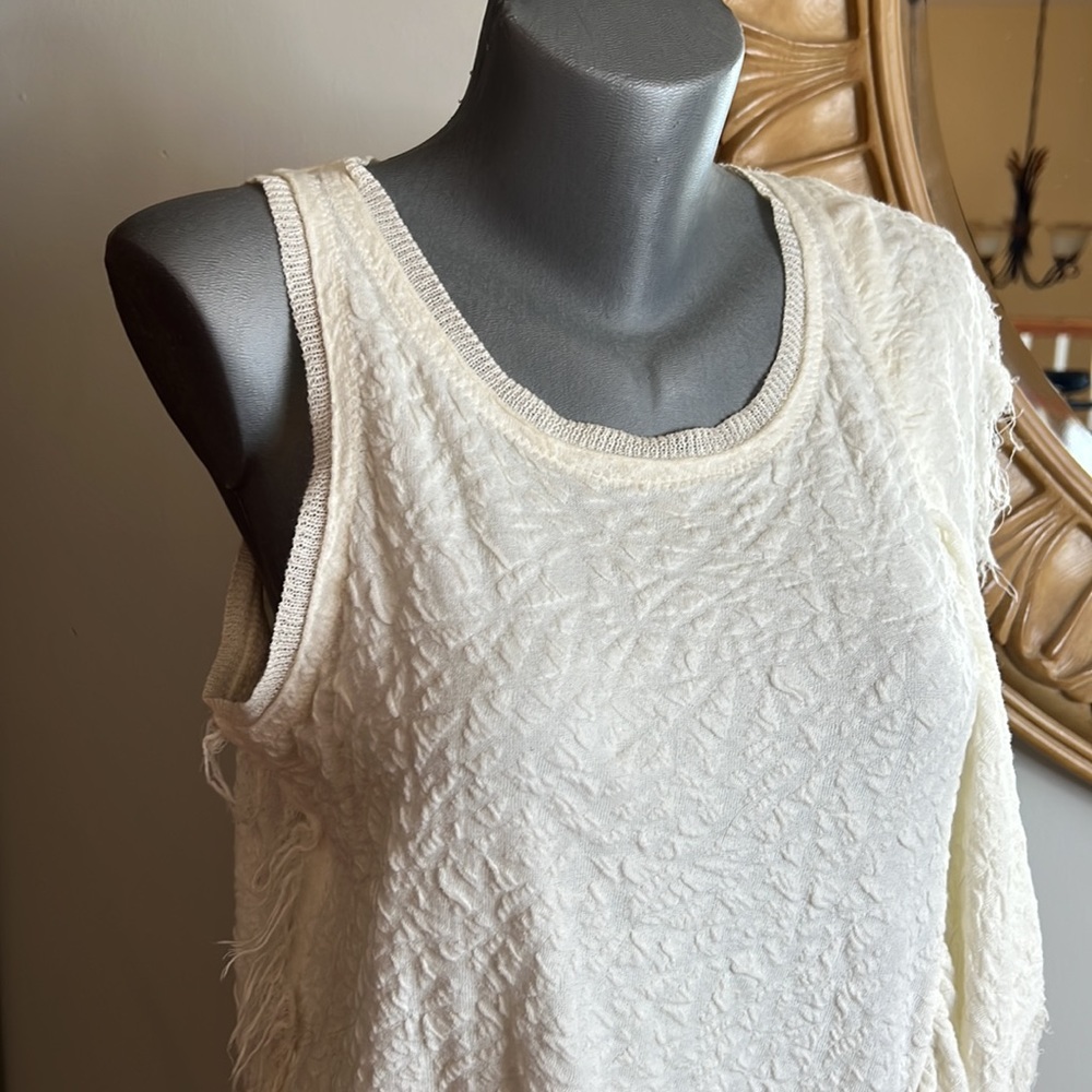 Free People asymmetrical top - Picture 2 of 7